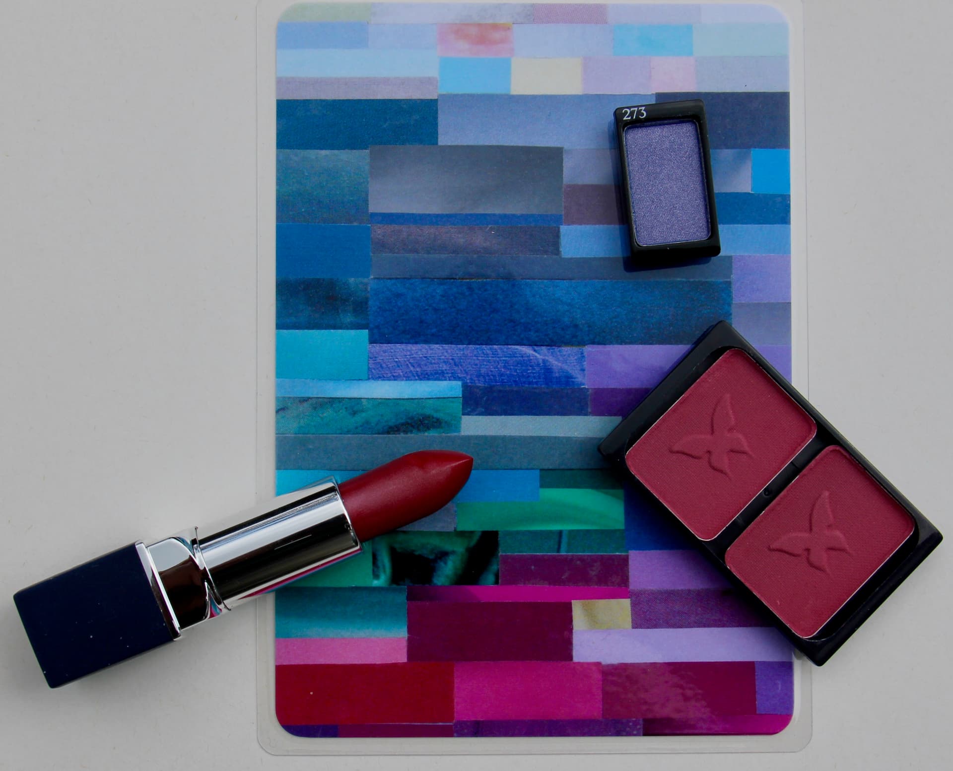 Jouw goede make-up kleuren maken geen ander mens van je, maar laten je stralen en maken dat je er verzorgd, maar niet opgemaakt uitziet. Zo kies je de make-up kleuren die flatteren.